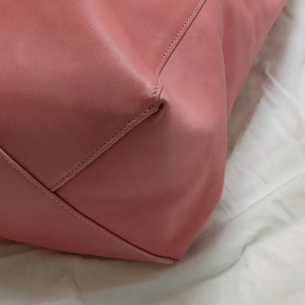 Celine Vertical Cabas Pink Lambskin - EUC